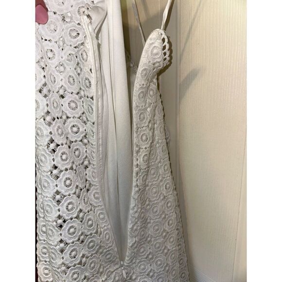 NWT Lulu’s Lace Travel White Floral Crochet Lace Backless Mini Dress Size Large - Picture 14 of 16